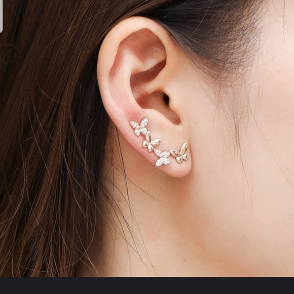 Jewelry - 🦋🦋Pretty GOLD Butterfly earring slide🦋🦋